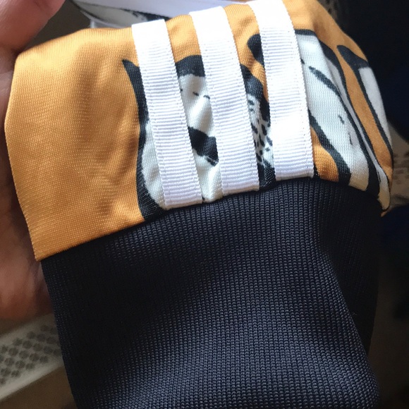 SOLD OUT Adidas X Farm Rio superstar jacket - Picture 5 of 6